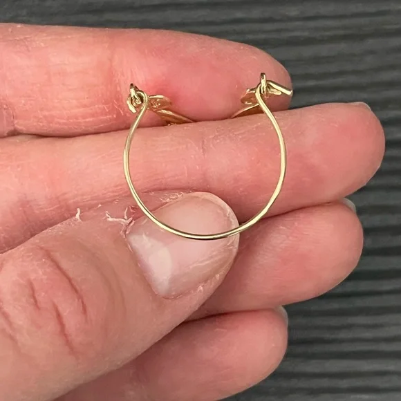 RESERVED- 1.33 Grams 14k Filigree Pendant Charm Holder - Picture 7 of 10